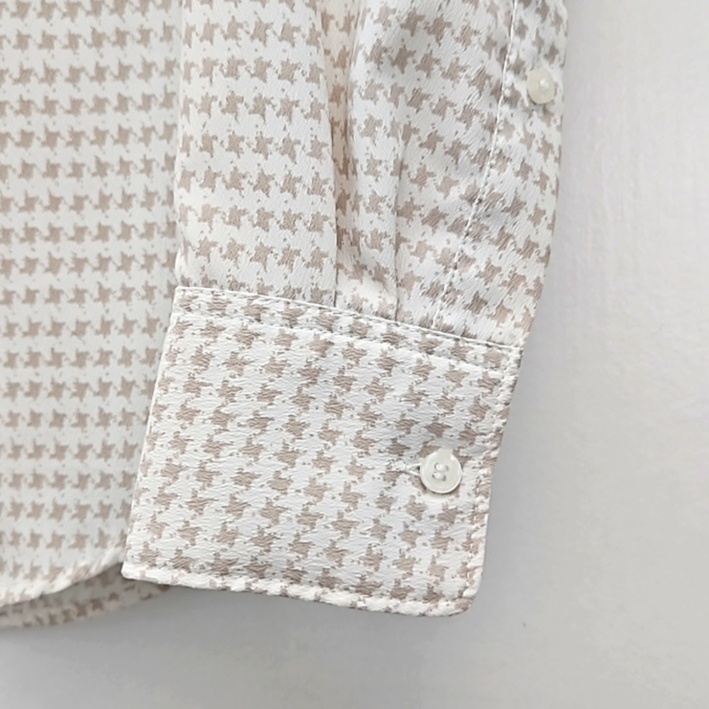 Top - Houndstooth Pattern Button Up - Picture 3 of 4